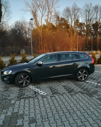 Volvo V60 cena 78900 przebieg: 117300, rok produkcji 2015 z Warszawa małe 529